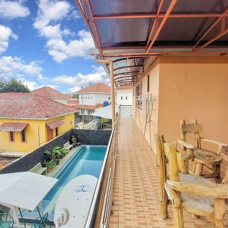 Villa Samsu By Puncak Holiday Cianjur Exterior foto